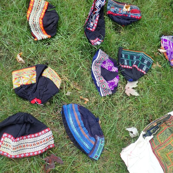 Bulk Lot- Handmande Quilts, Tunics, trousers, jewlery etc from Northern Vietnam - Picture 6 of 7